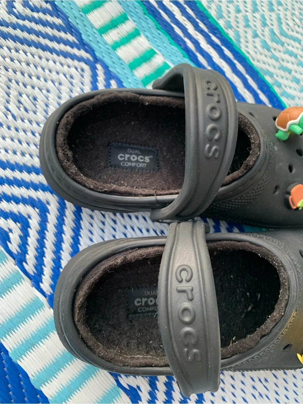 Crocs Classic Lined Clog Shoes Mens 2 Womens 4 Fleece 4 Jibbitz charms Pikachu